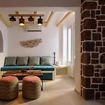 Acro Blue Luxury Panzió 4*
