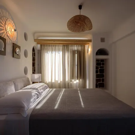 Acro Blue Luxury Bed & Breakfast 4*