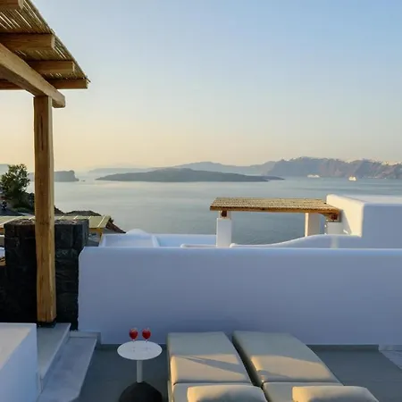 Acro Blue Luxury Bed & Breakfast 4*