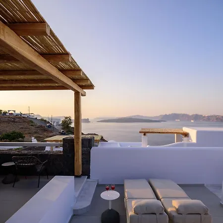 Acro Blue Luxury Bed and Breakfast 4*