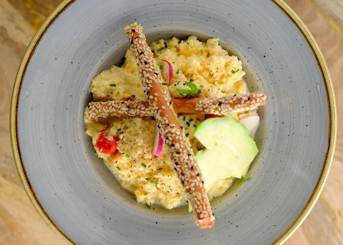 לינה וארוחת בוקר Acro Blue Luxury