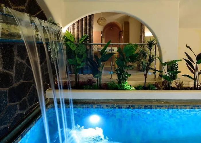 Acro Blue Luxury Bed & Breakfast 4*