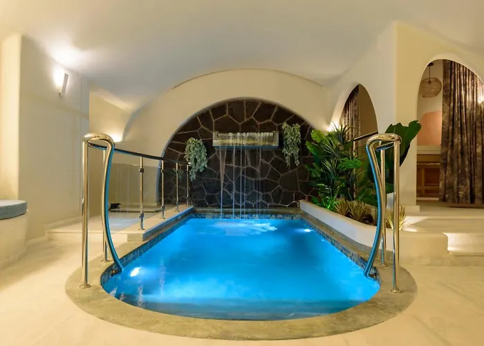 Acro Blue Luxury Bed & Breakfast 4*