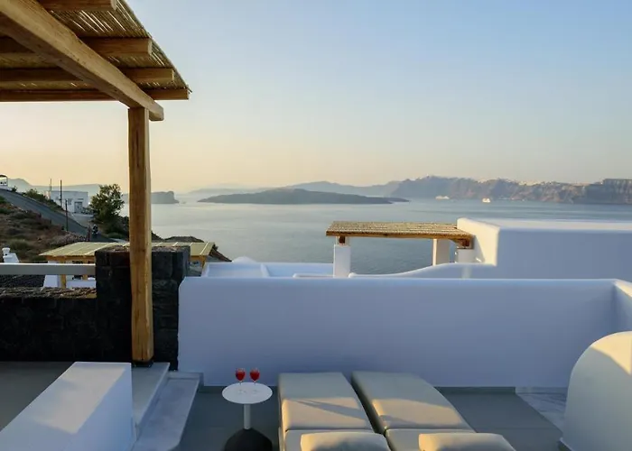 Acro Blue Luxury Bed & Breakfast 4*