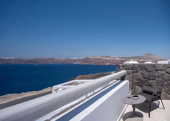 Acro Blue Luxury Bed & Breakfast